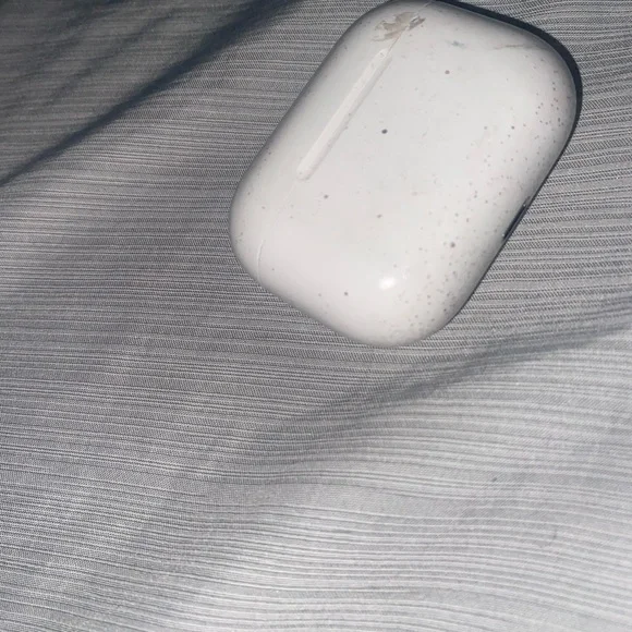 Apple AirPods Pro case